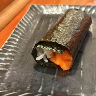 Spicy salmon hand roll