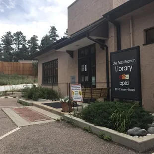 Ute Pass Branch Library