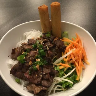 Vermicelli with grill Pork &amp; Rolls