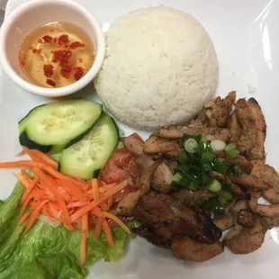 Steam Jasmine Rice with Grilled Chicken