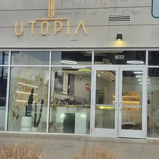 Exterior || IG: @misspiggyeats