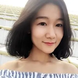 Luna W.
