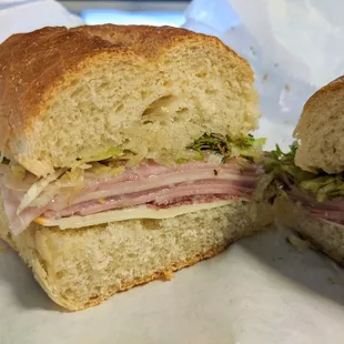 6x2 on a crusty roll.