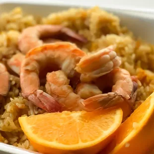 Shrimp Pad Thai, with extra orange slices. Yum!!