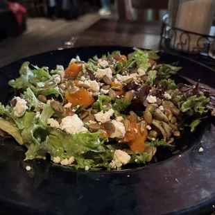 Harvest salad (seasonal)
