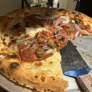 Carnivora pizza