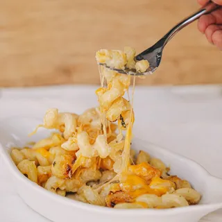 Pesto Gouda Cavatappi (V Mac-N-Cheese)