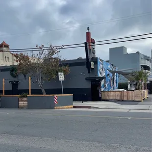 a view of the outside of a restaurant