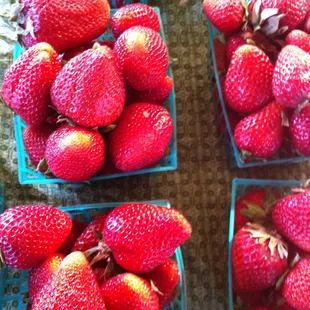 Look what I got at the market yesterday! Yummy, sweet and fresh.