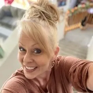 Kim H.