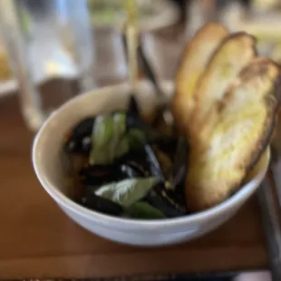STEAMED MUSSELS  cozze al vapore!