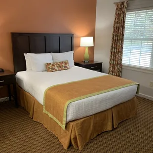 Two-Bedroom - B Suite - Guest Bedroom with King-Size Bed or Two Twin-Size Beds