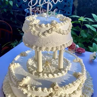 Hazelnut cake in the bottom and cannoli cake on top