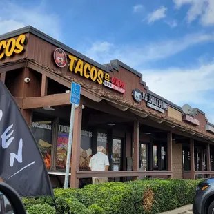 the outside of the restaurant