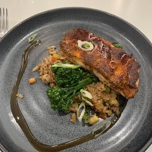 Salmon with broccolini