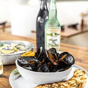 shellfish, food, mussels, oysters, oysters and mussels