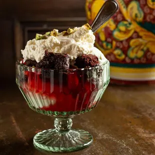 dessert, drink