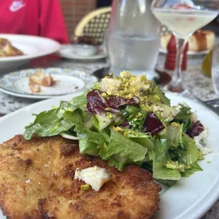 Pear and Gorgonzola Salad