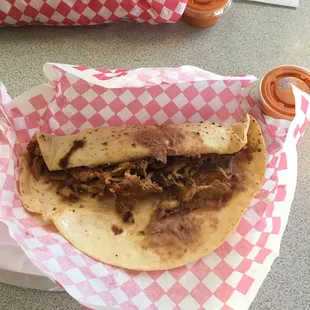 Burrito with colitas de pavo
