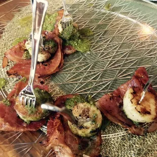 Scallops with pesto and bacon!!!