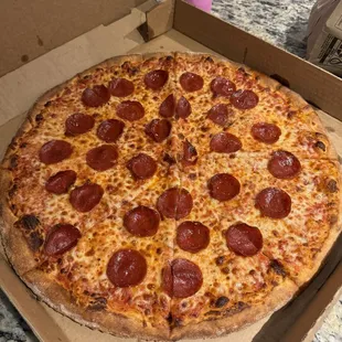 Large pepperoni pizza