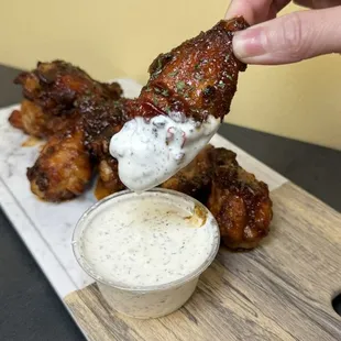 IG/TT @waitfoodfirst Sticky wings