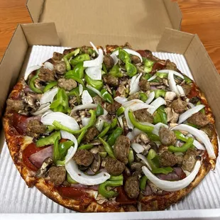 DELUXE Thin Crust; YUM!!
