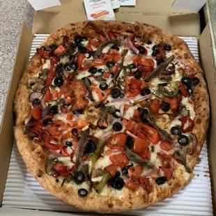 Veggie pizza with Anchovies