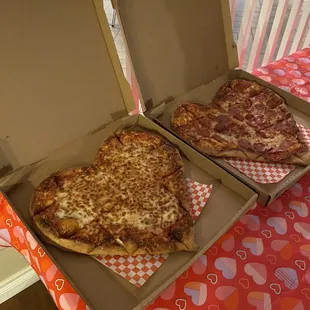 Yummy heart shaped pizzas for Valentine's Day