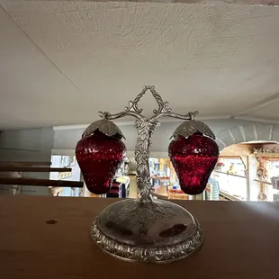 Adorable Decor - Strawberry Salt &amp; Pepper Shakers