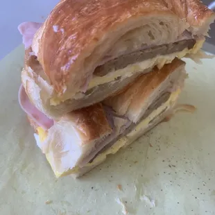 My morning pick me up breakfast sandwich!! Bombayyyy!!