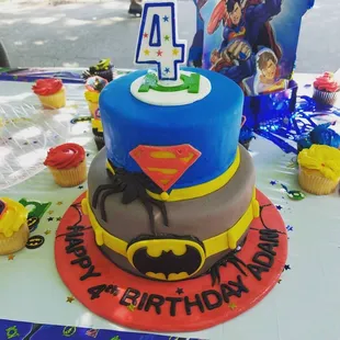 Birthday cake for 4 years old boy