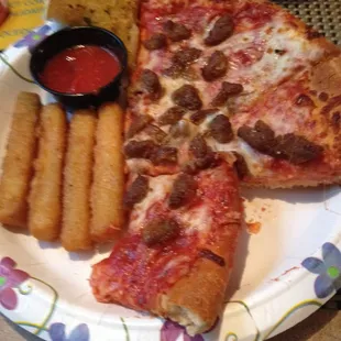Sausage pizza. Fried Zucchini  garlic bread