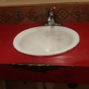 Bathroom sink