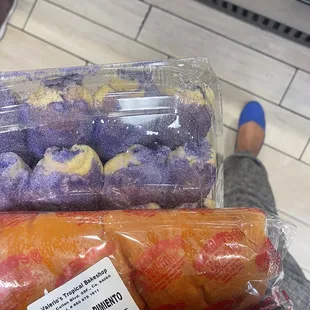 I hope this is as good as it looks! Love their reg Senorita bread, excited to try the Ube. Been ages since I've had the pimiento!