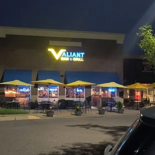 the outside of the restaurant