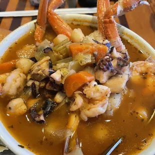 Sopa Marinero    Seafood soup