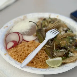 Taco combo plate
