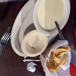 Large queso dip