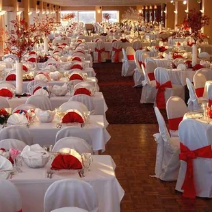 Our wedding banquet halls can flex to accommodate all size receptions. This makes our banquet halls some of the most flexible...