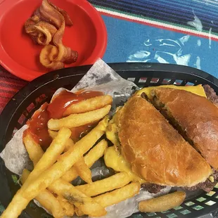 Chile Cheese Burger
