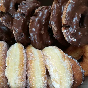 Chocolate old-fashioned, sugar, sprinkled cake