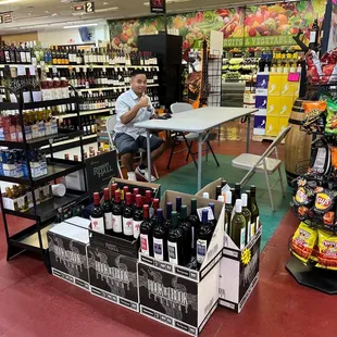 Sitting area to order some cooked food