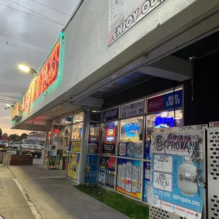 the outside of a liquor store