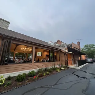 the outside of the restaurant