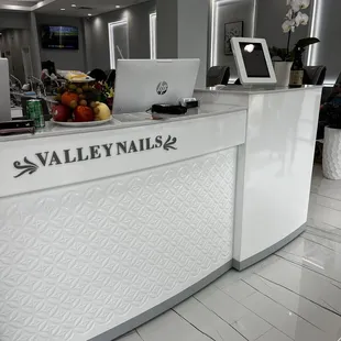 Check in/ check out desk