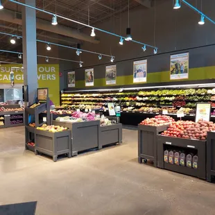 the produce section of a grocery store