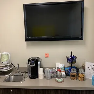 Inner waiting area, when you&apos;re having a procedure done. Nice touch!