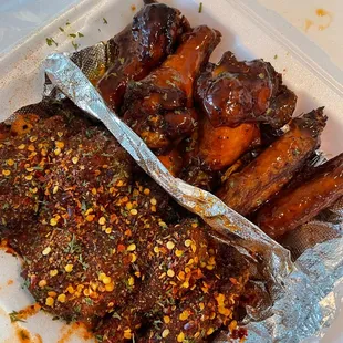 Spicy dry rub and honey hot traditional