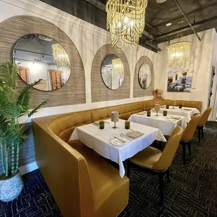 sushi and sashimi, interior